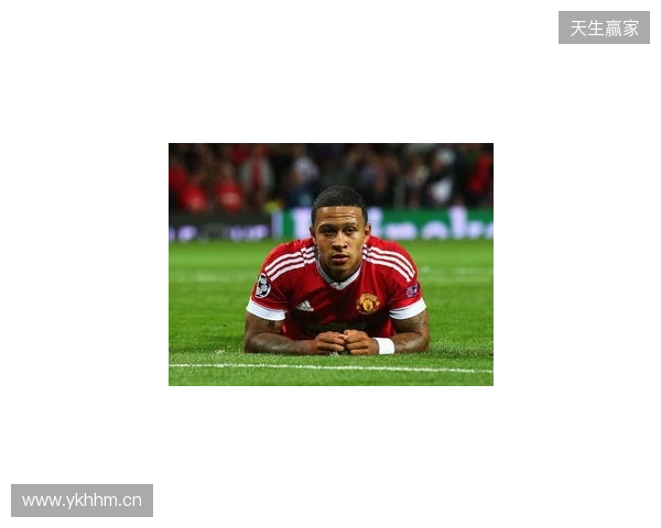 队长风范，曼联落后时B费利用肖疗伤时间来回指导大部分队友