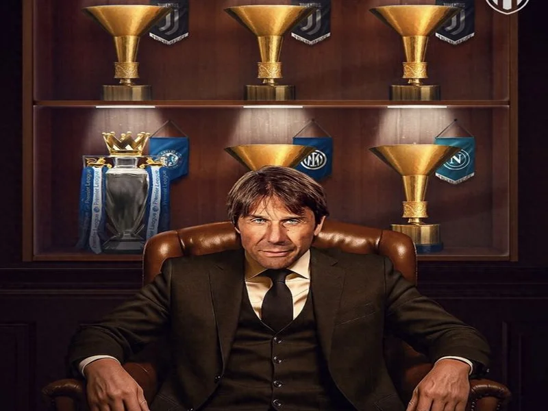 记者:18岁前锋莱西未入选曼联本场名单,阿莫林决定征召舍什科